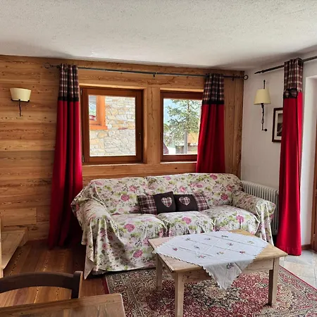 Aux Pieds Du Mont-blanc Trilocale Apartment