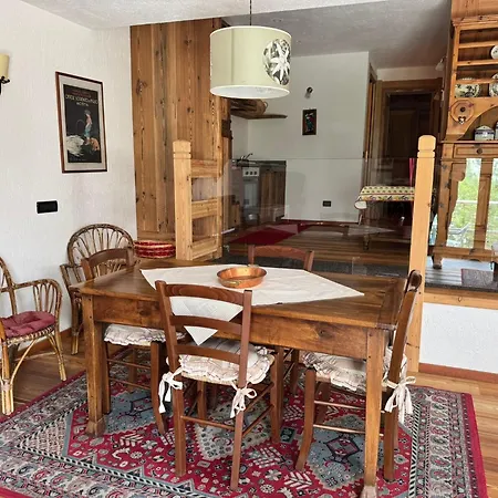 Apartment Aux Pieds Du Mont-blanc Trilocale Courmayeur